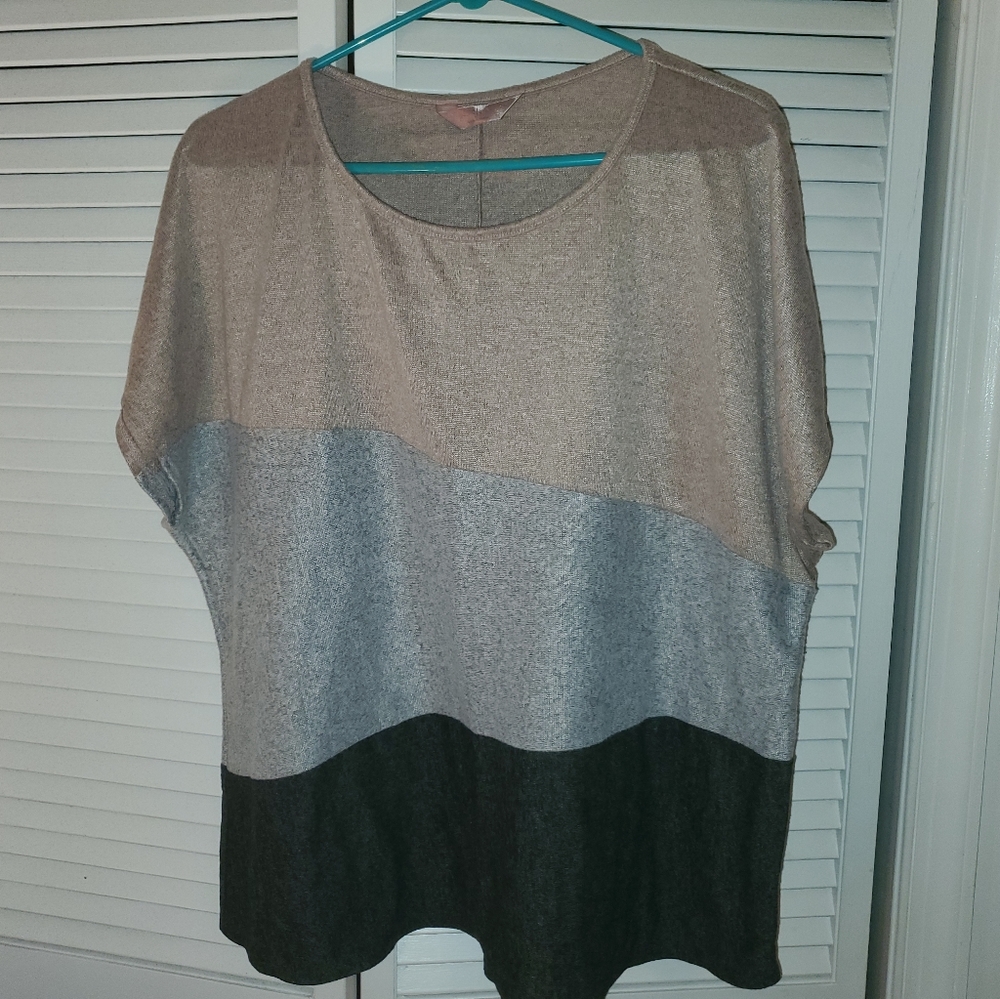 Size 3x color block shirt.